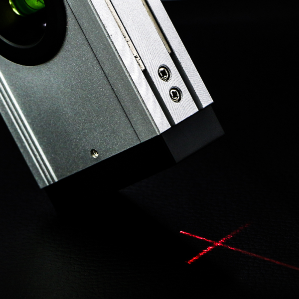 Цифровий лазерний нівелір